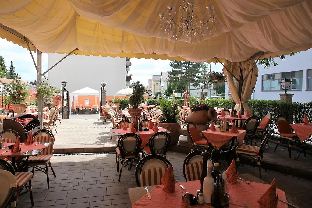 Hotel Villa Toscana Gersthofen 3*,